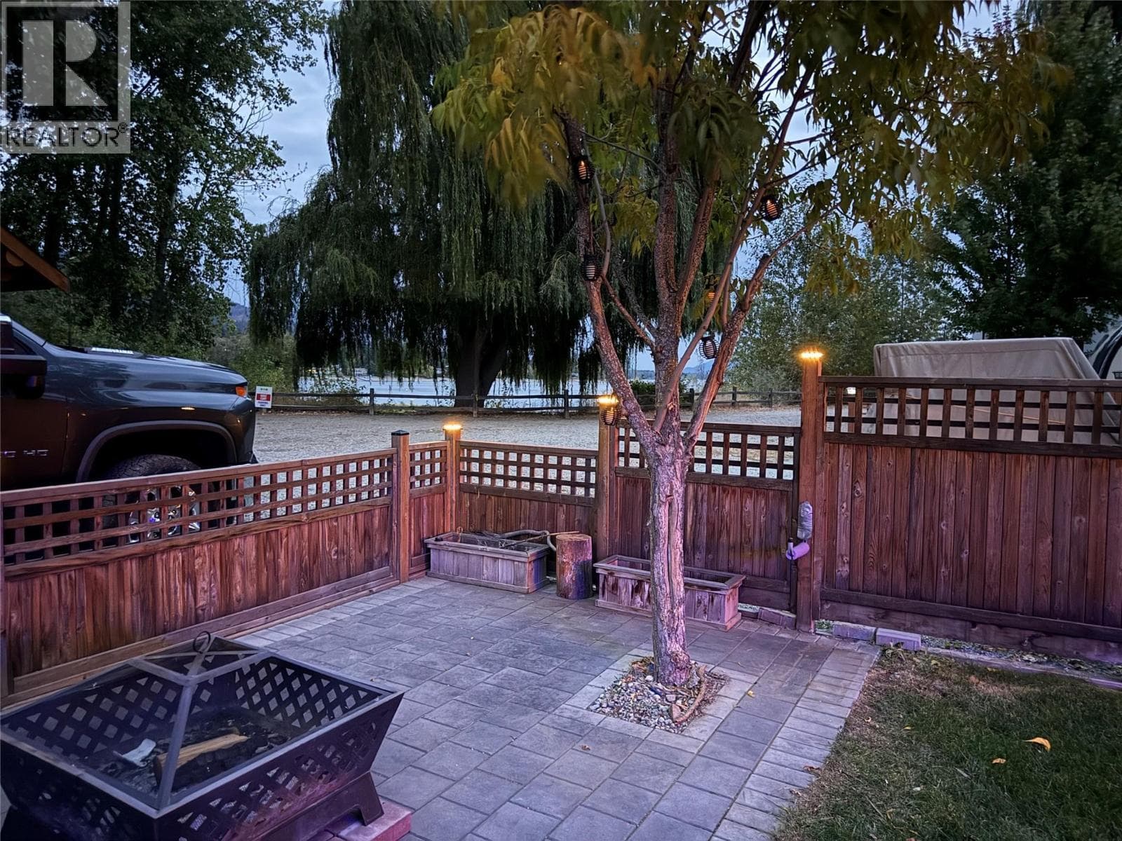 55 Cottonwood Drive N photo 2