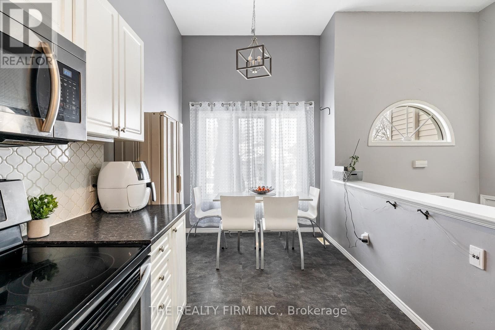 79 SUNRISE CRESCENT photo 4