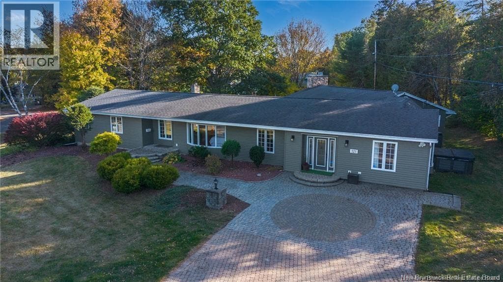 121 Graham Drive photo 2