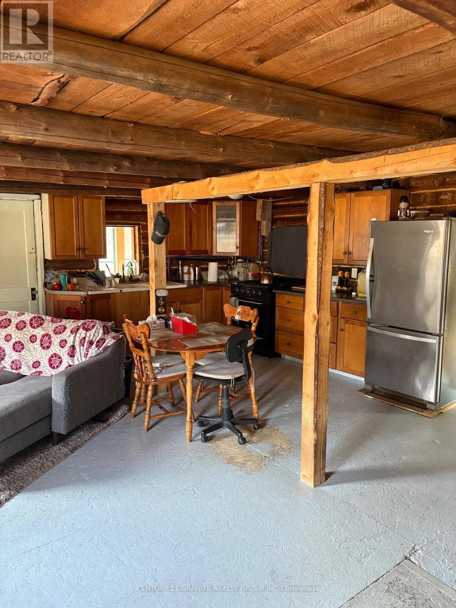1079 NORTH MACKENZIE LAKE ROAD photo 2