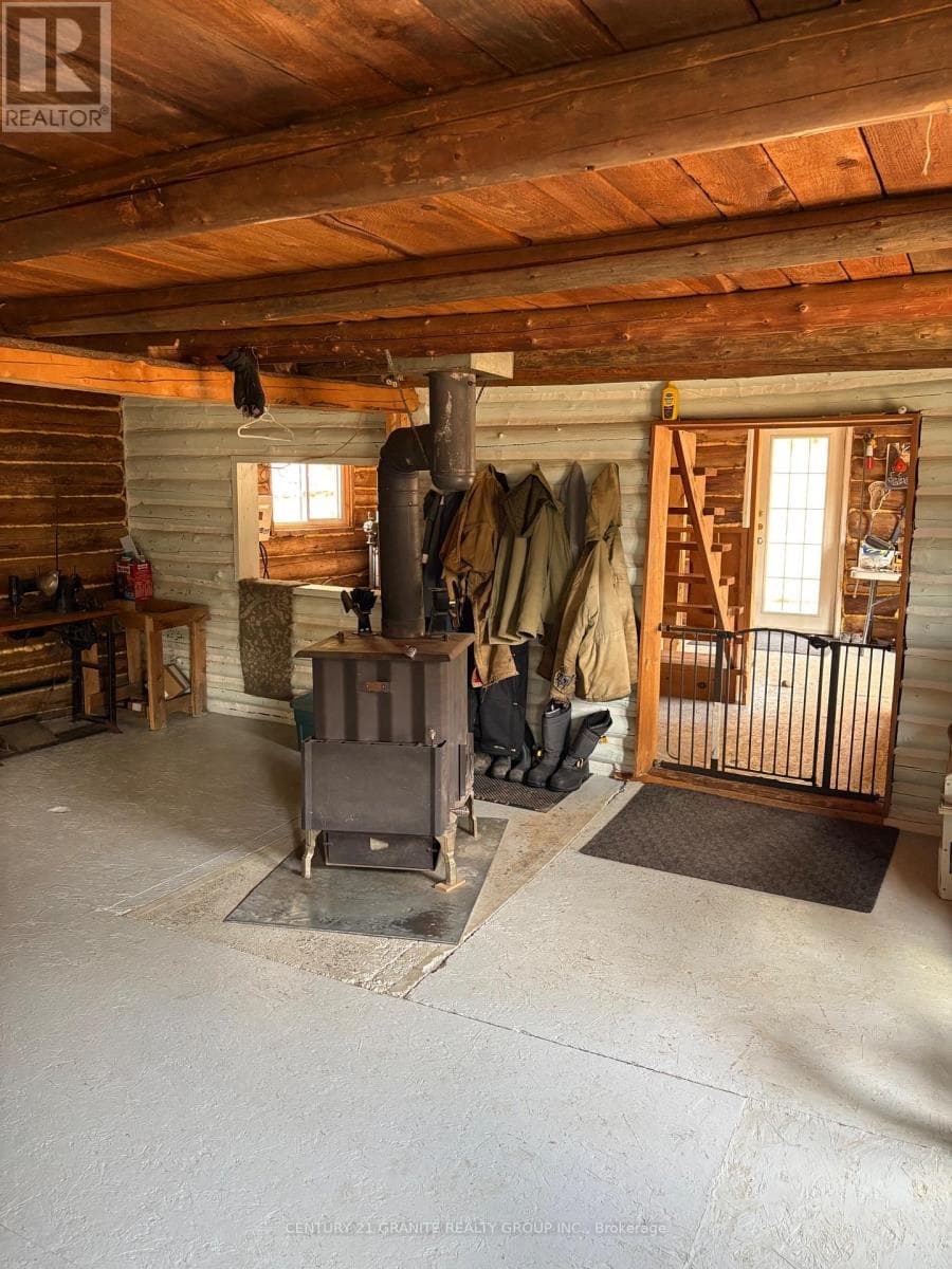 1079 NORTH MACKENZIE LAKE ROAD photo 4