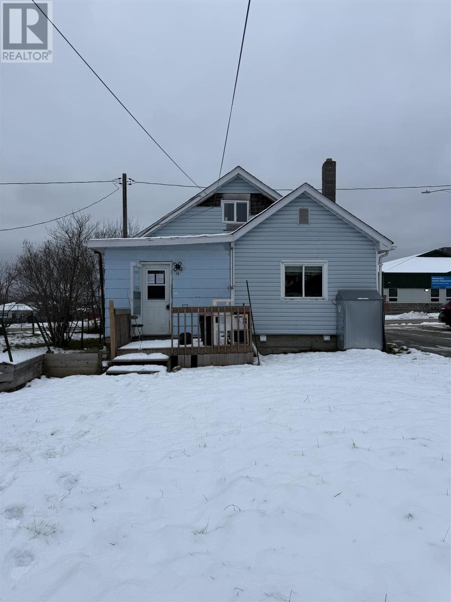 38 King ST photo 2