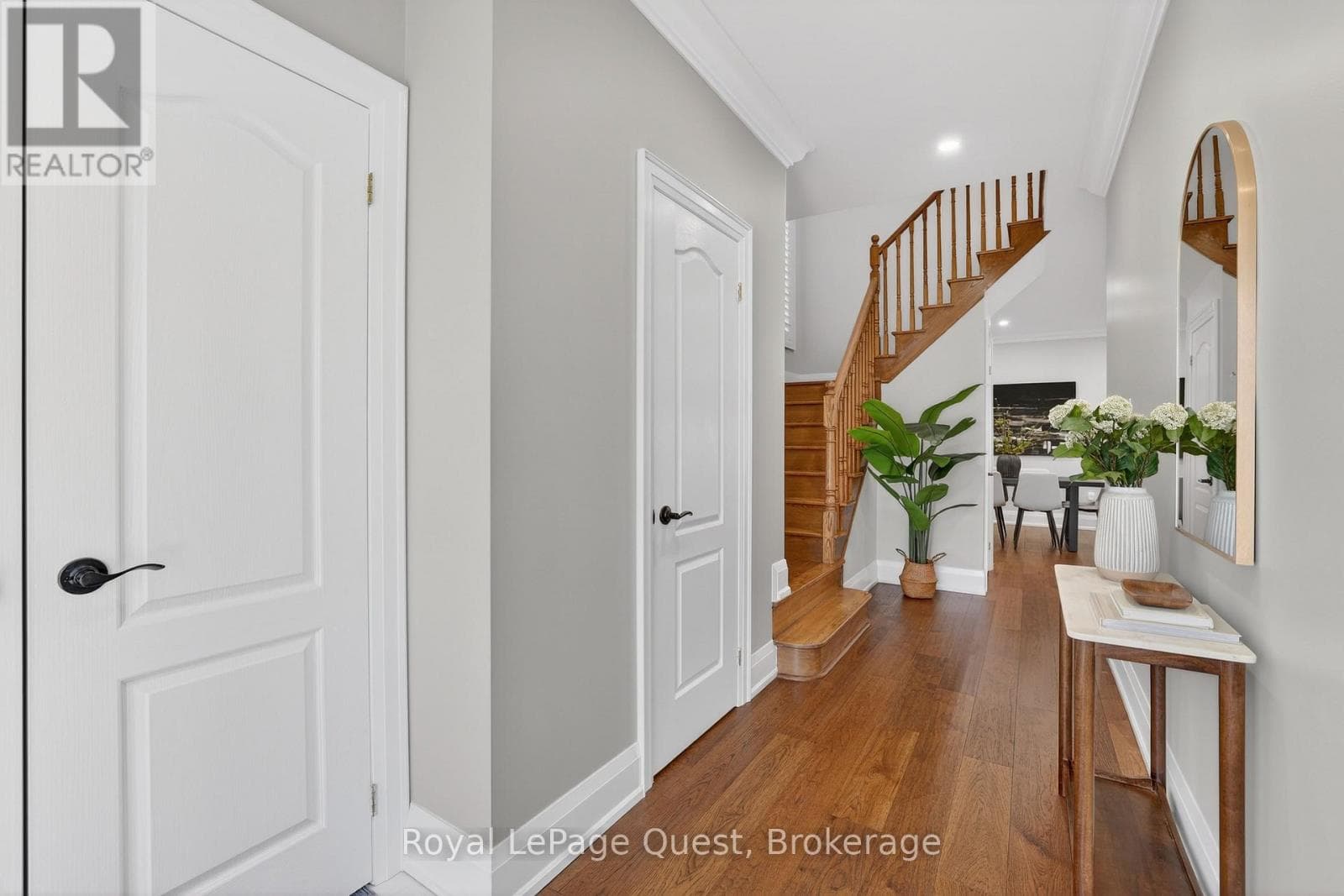 153 WOODBURY CRESCENT photo 3