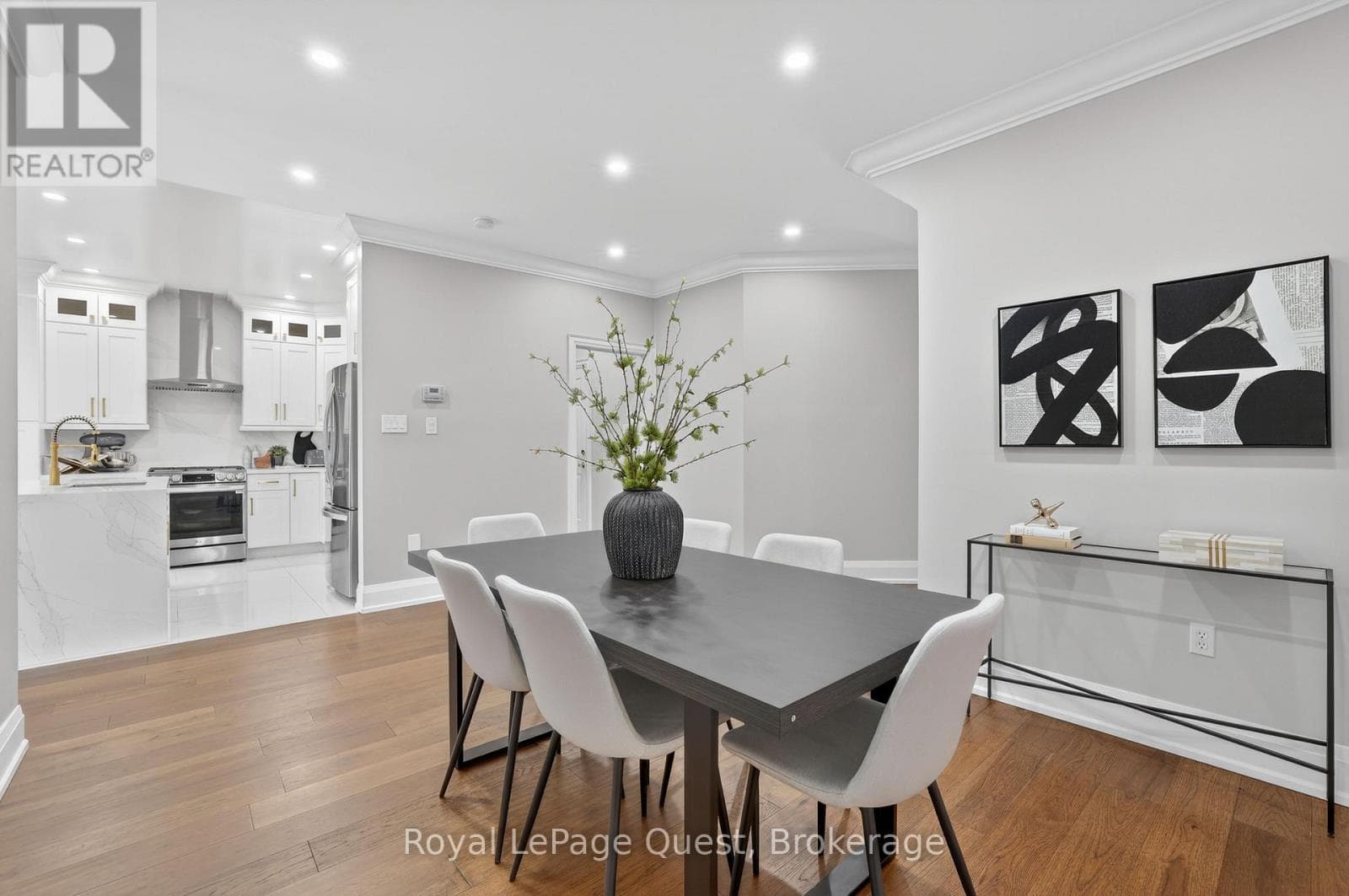 153 WOODBURY CRESCENT photo 5