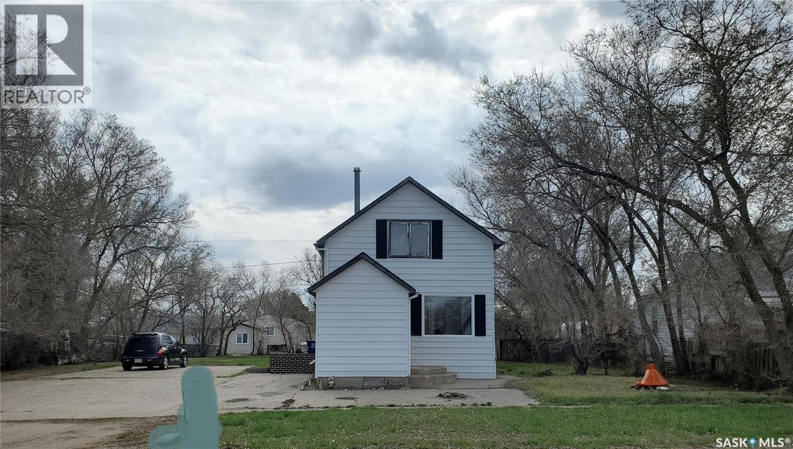 321 1st STREET W