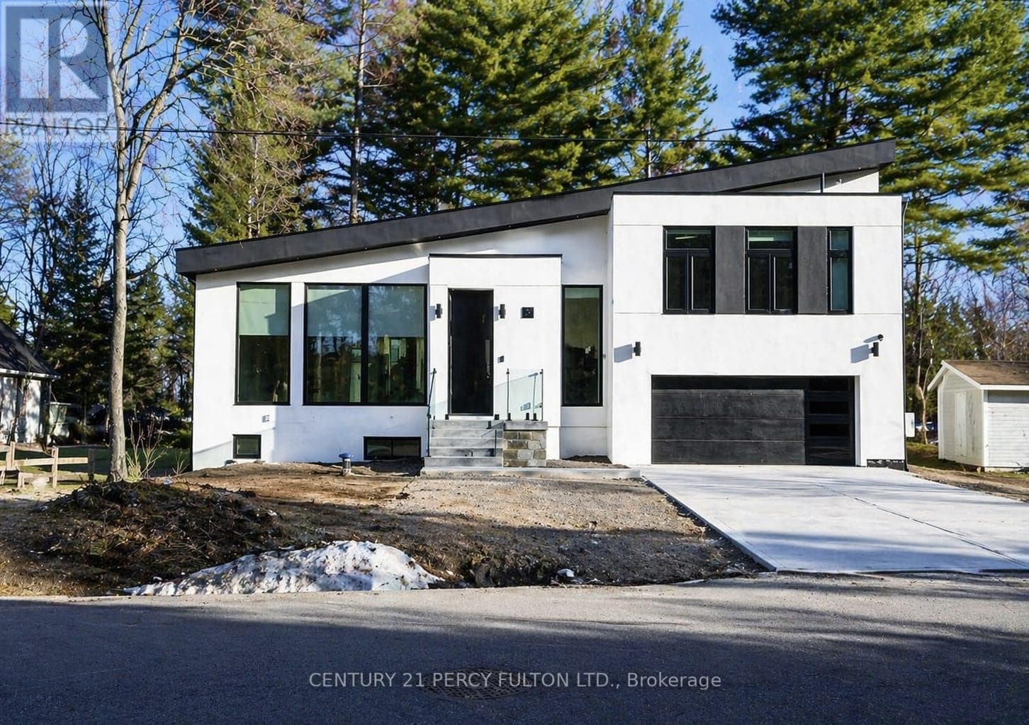4 bed 6 bath single family at 5 ROBERT STREET — $949,000