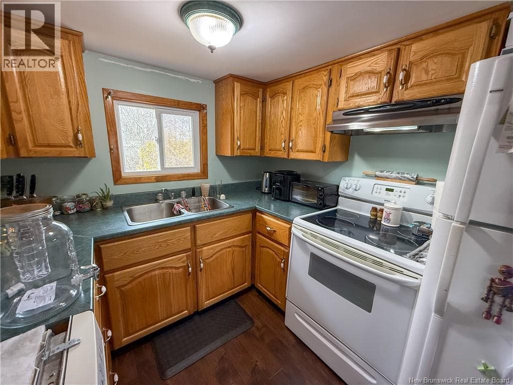 337 Quirk Road photo 3