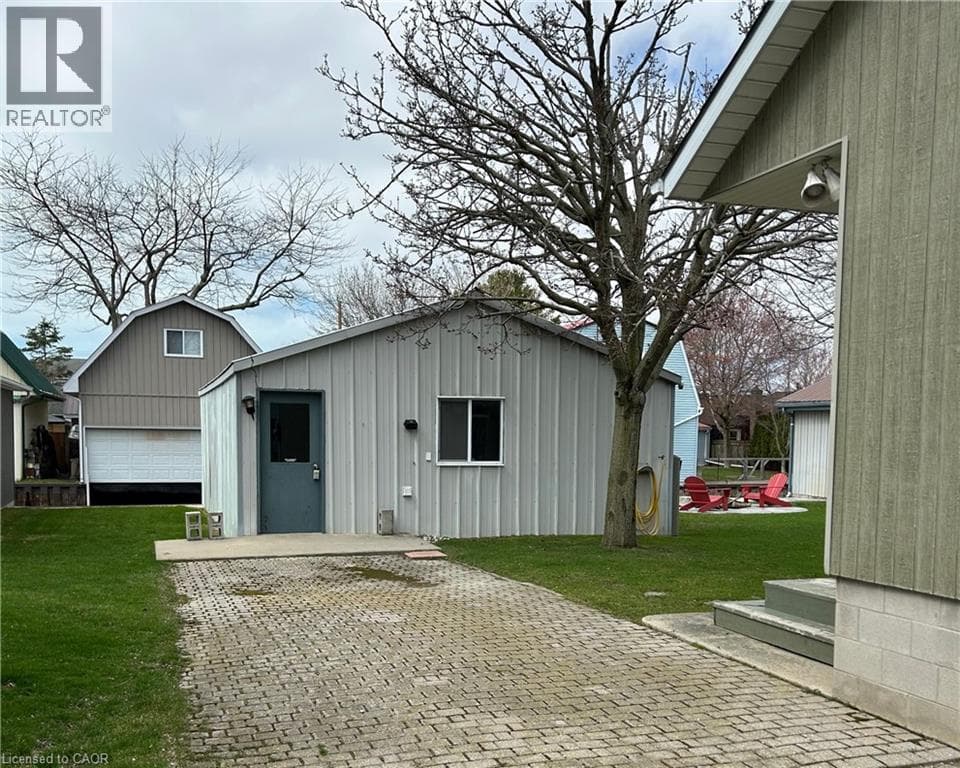 8 PICKEREL Road photo 4