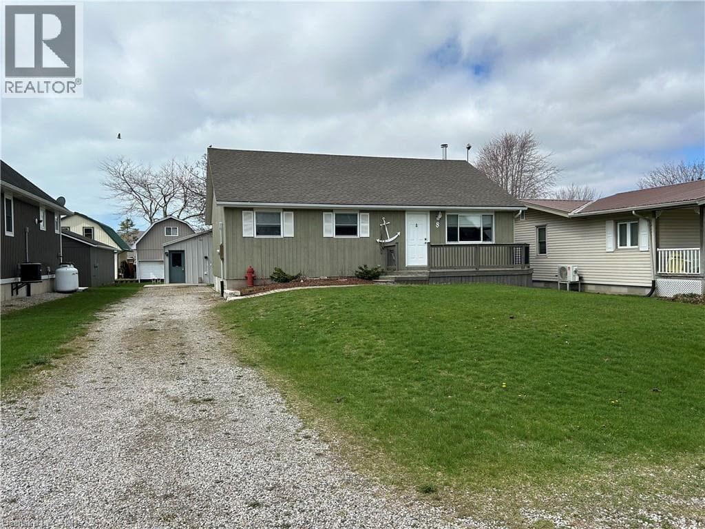3 bed 1 bath single family at 8 PICKEREL Road — $899,900