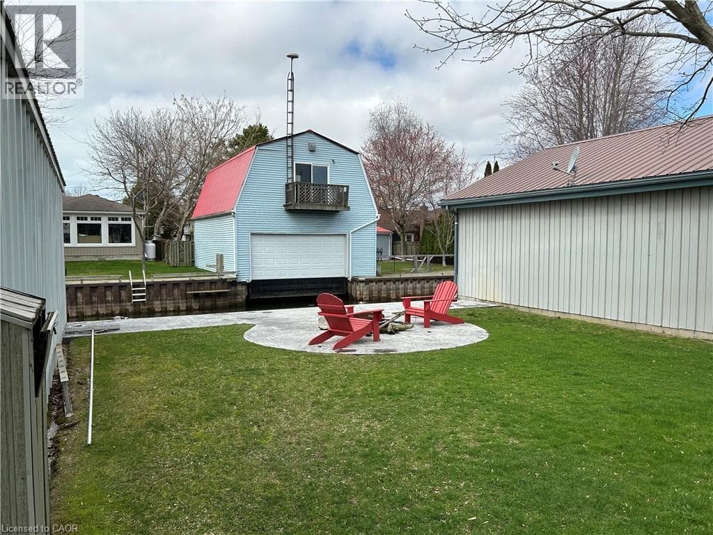 8 PICKEREL Road photo 3
