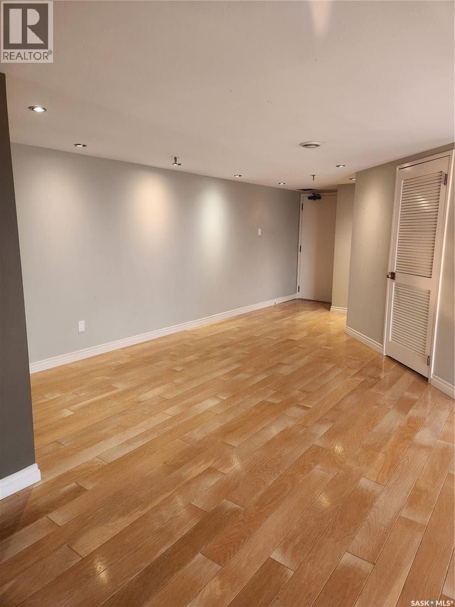 570 424 Spadina CRESCENT E — photo 3
