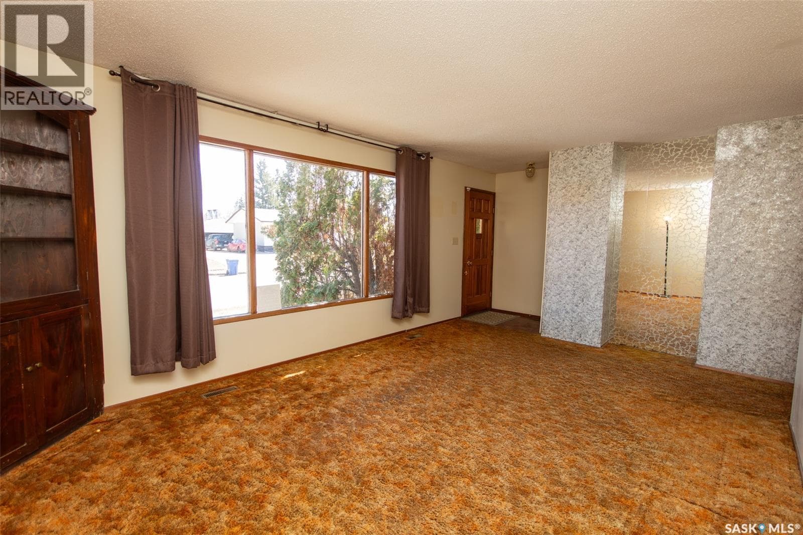 1581 110th STREET photo 2