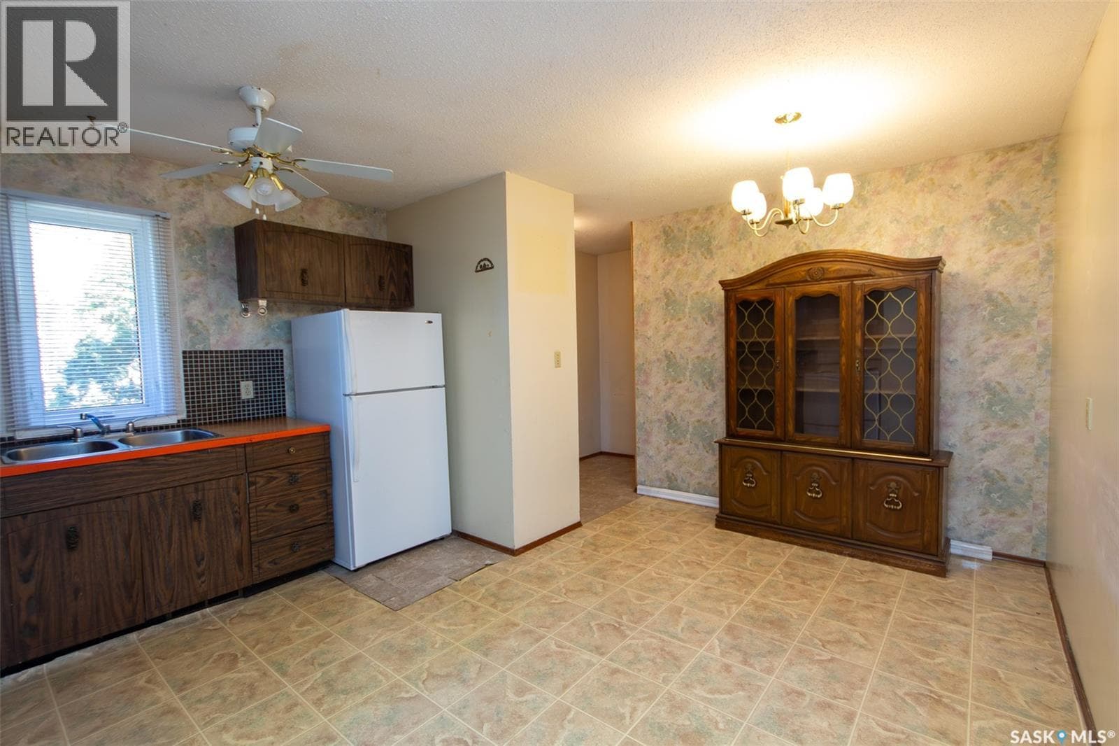 1581 110th STREET photo 3