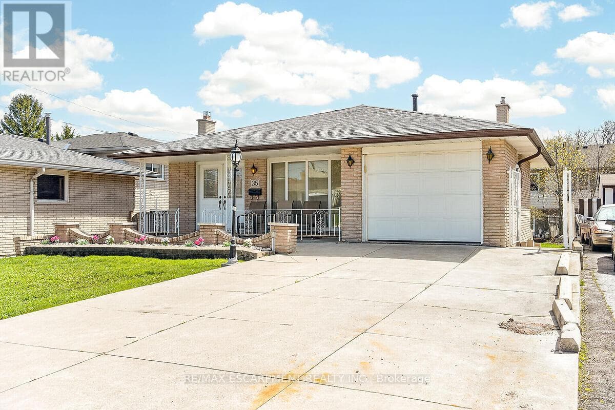 35 RANGEVIEW COURT photo 2