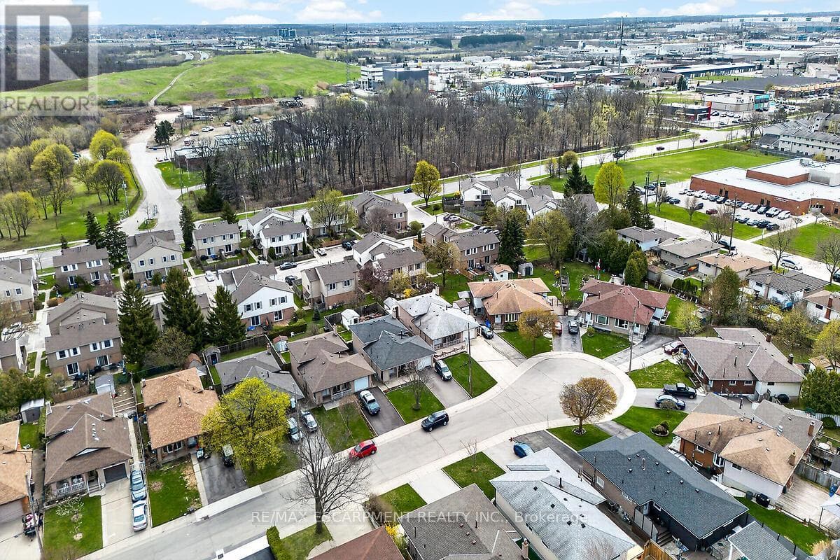 35 RANGEVIEW COURT photo 3