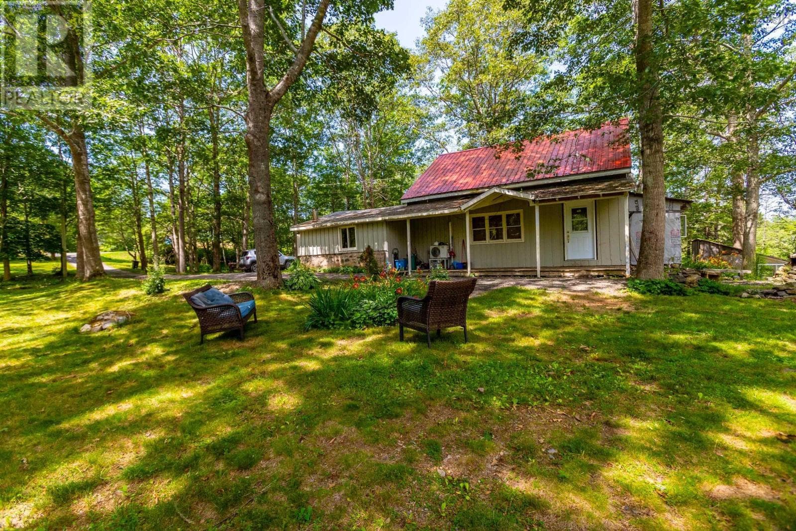 3862 Clementsvale Road photo 2