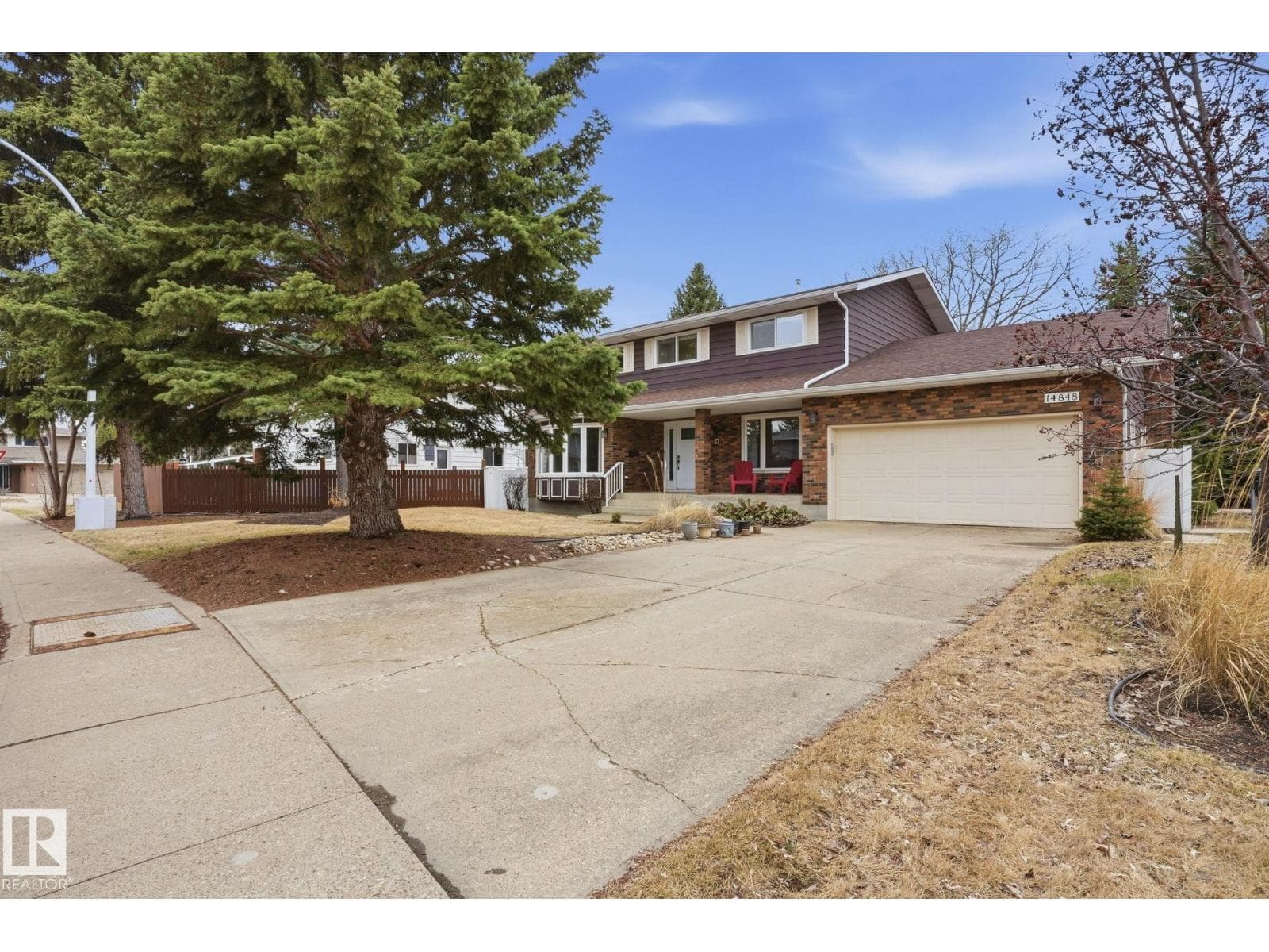 14848 64 AV NW photo 3