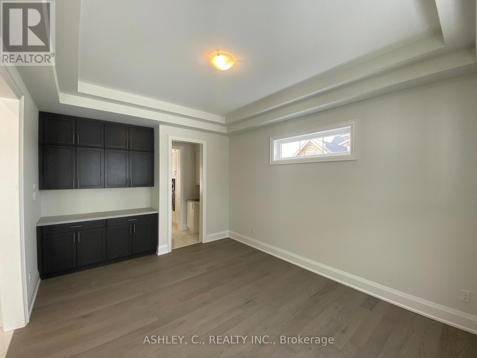 98 WILLIAM CRISP DRIVE photo 5