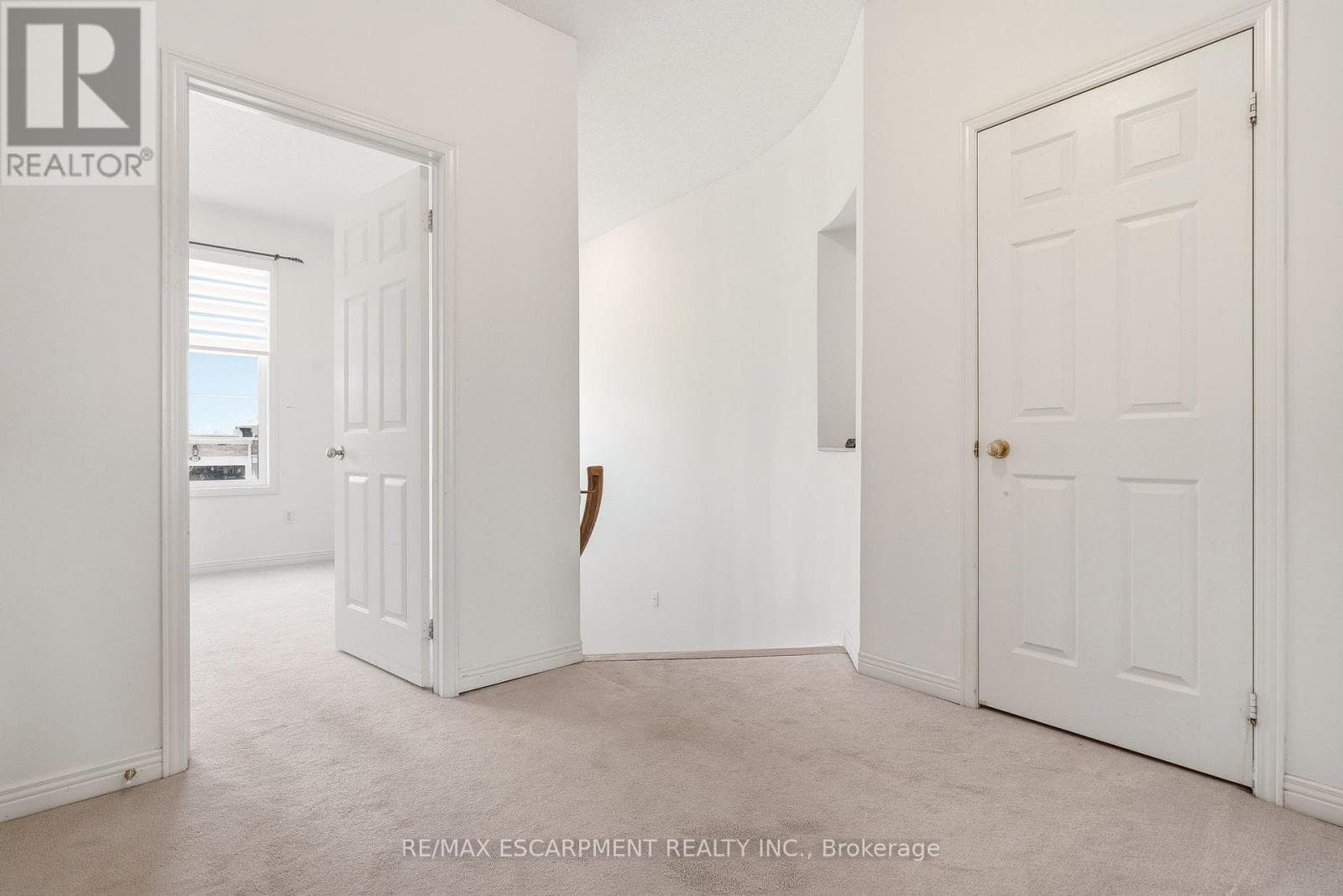 40 - 4400 MILLCROFT PARK DRIVE photo 5