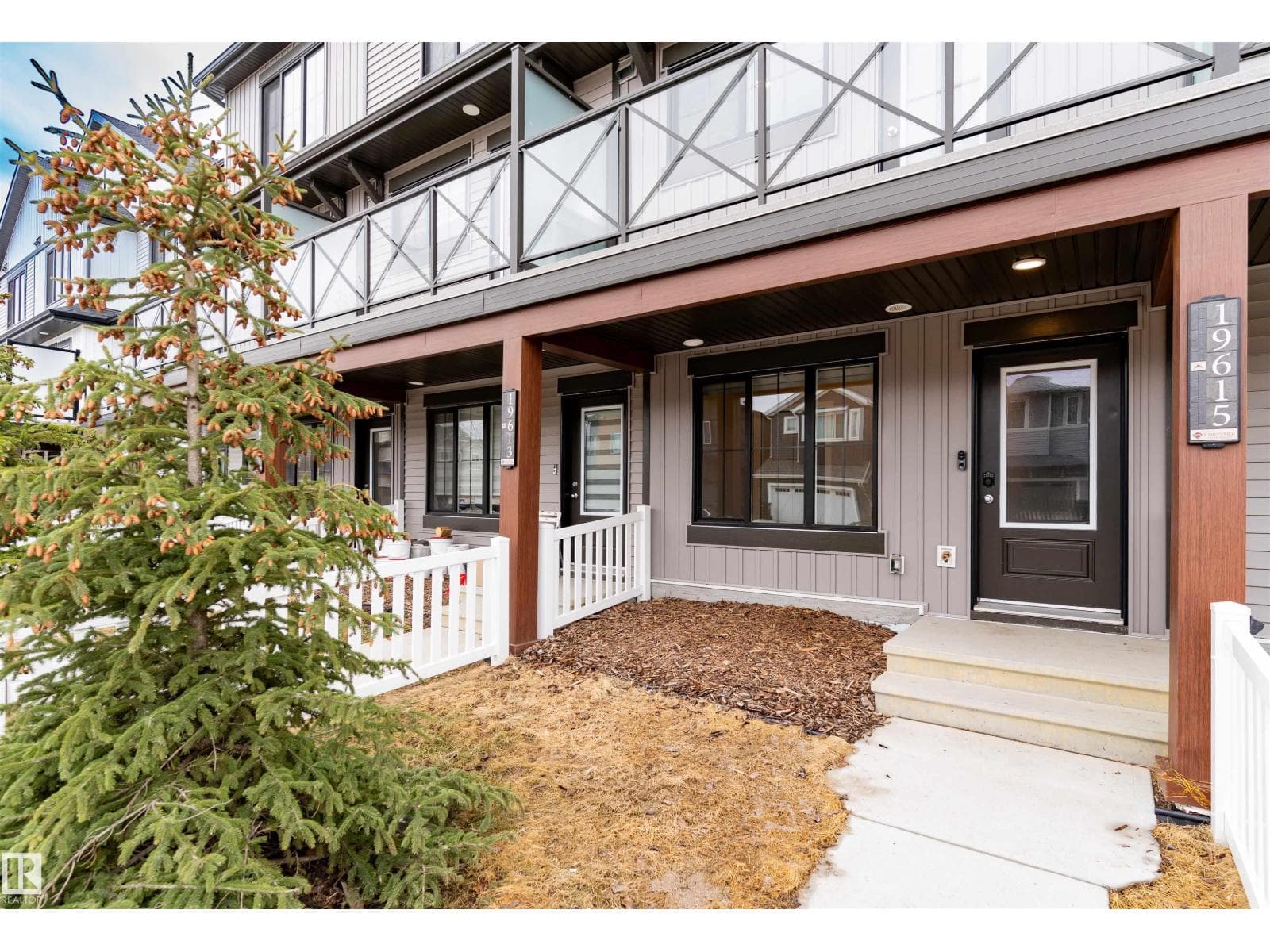 2 bed 3 bath single family at 19615 28 AV NW — $359,900