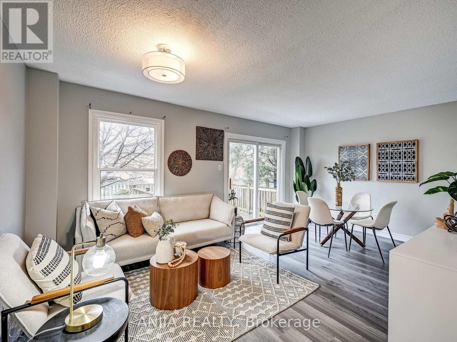 61 SORRELL CRESCENT photo 3