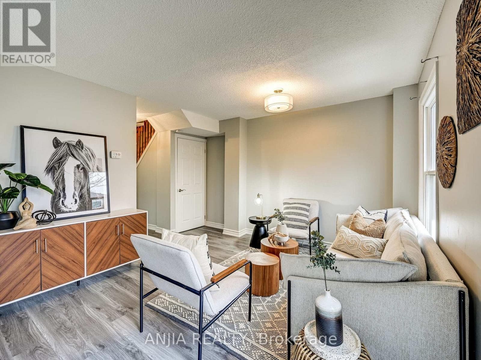 61 SORRELL CRESCENT photo 5