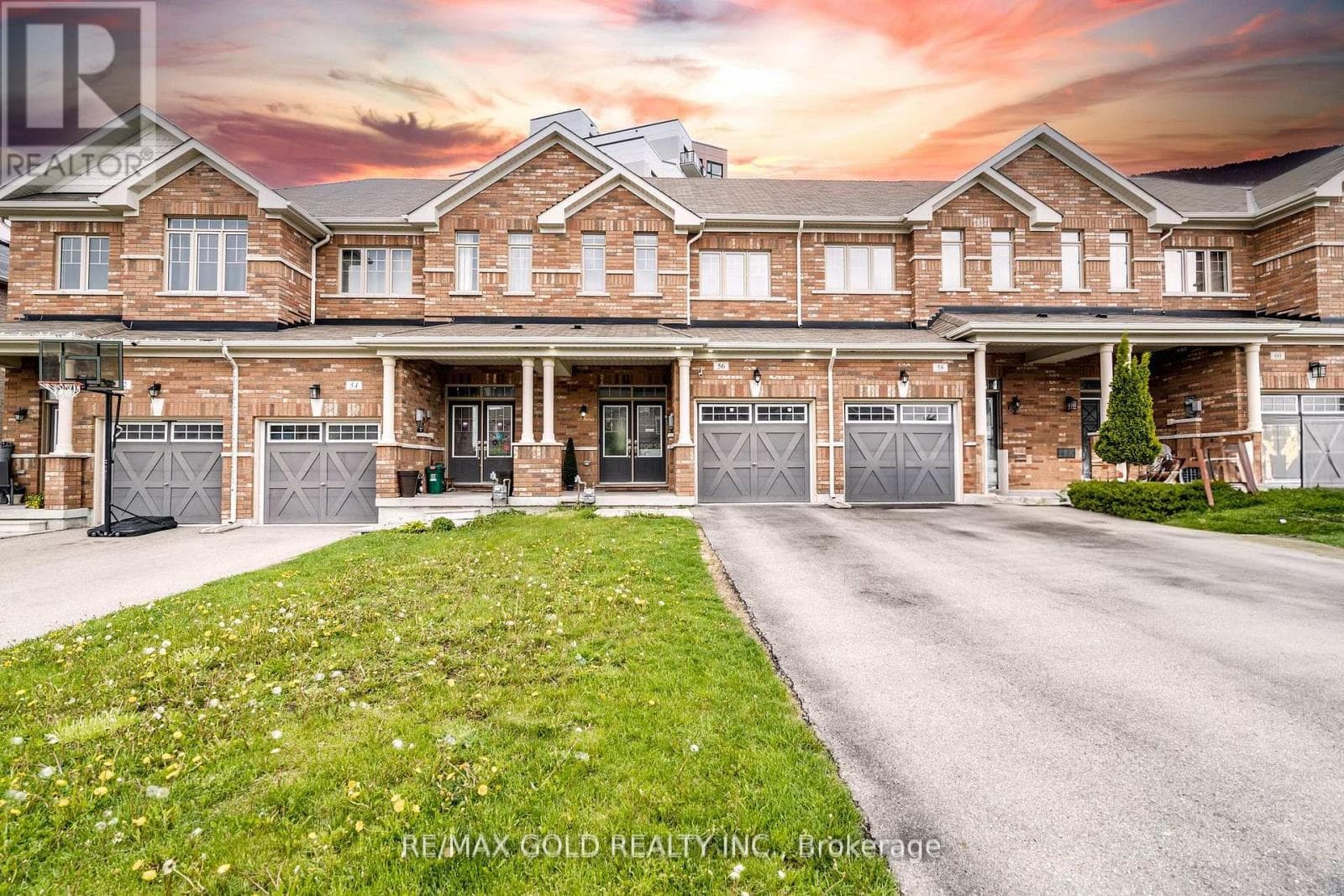 3 bed 3 bath single family at 56 SNELGROVE CRESCENT — $682,000