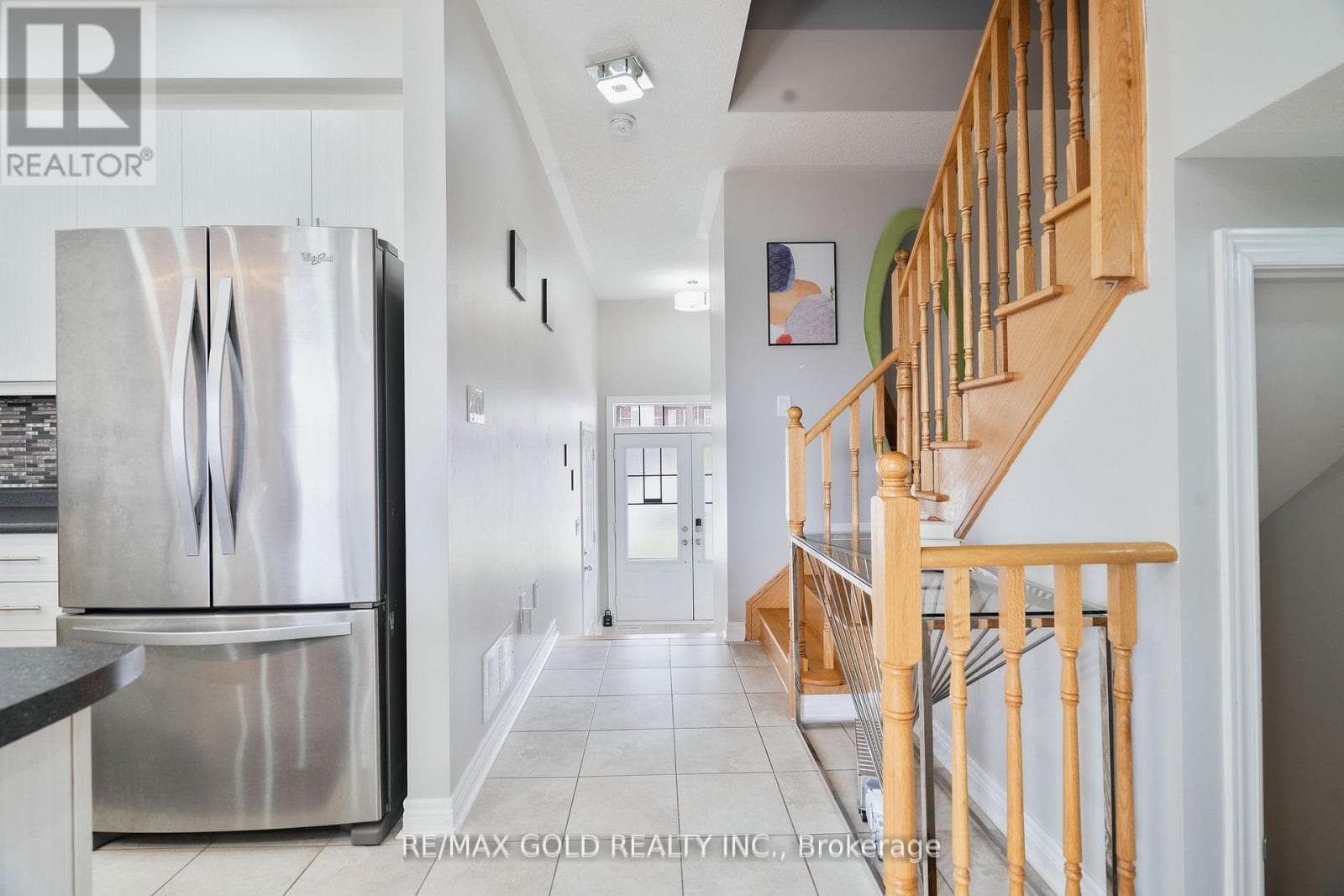 56 SNELGROVE CRESCENT photo 3
