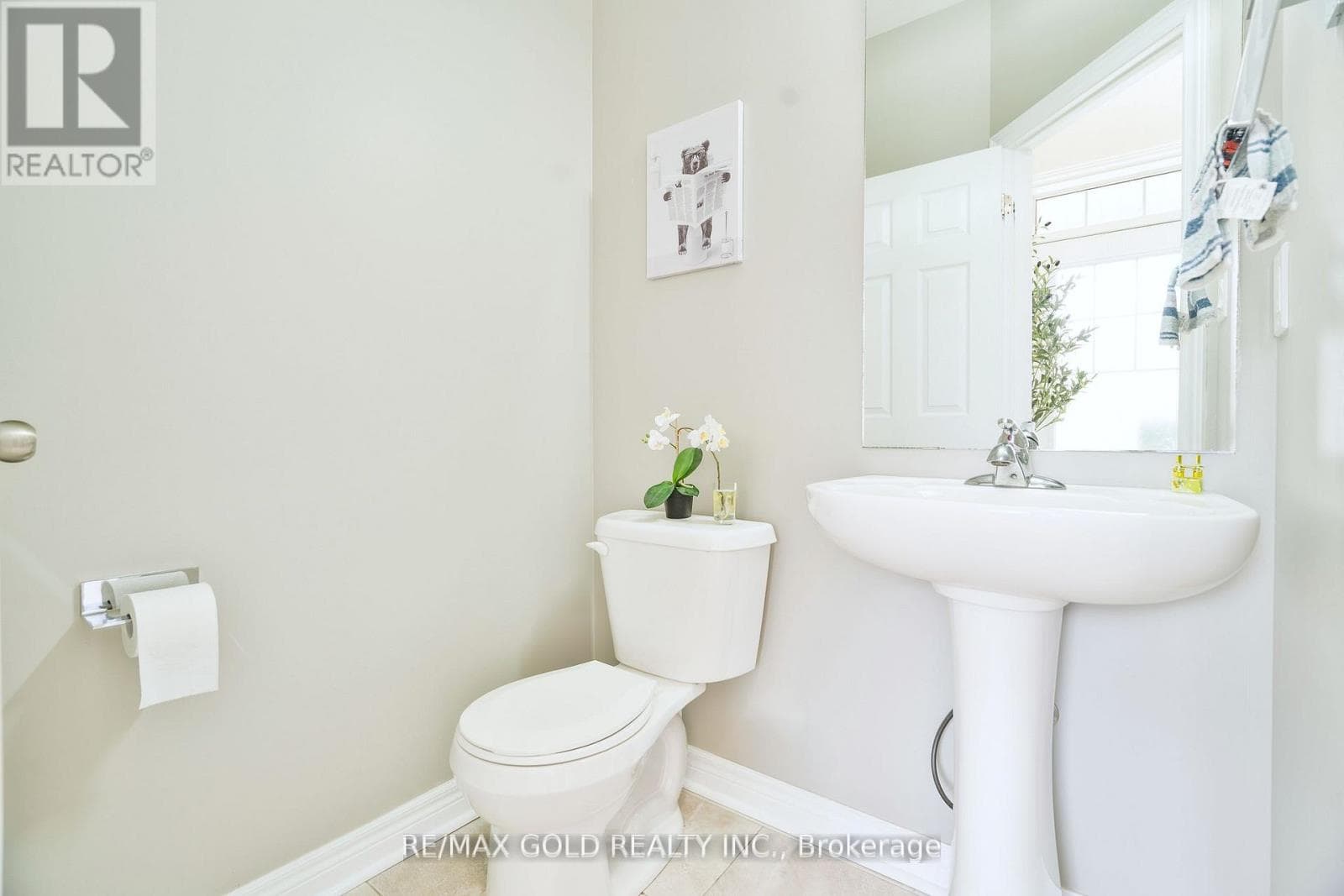 56 SNELGROVE CRESCENT photo 4