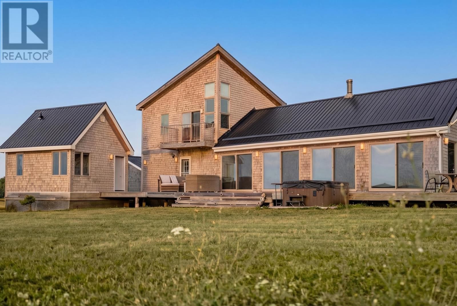 4 bed 5 bath single family at 335-337 Harbour Road — $995,000