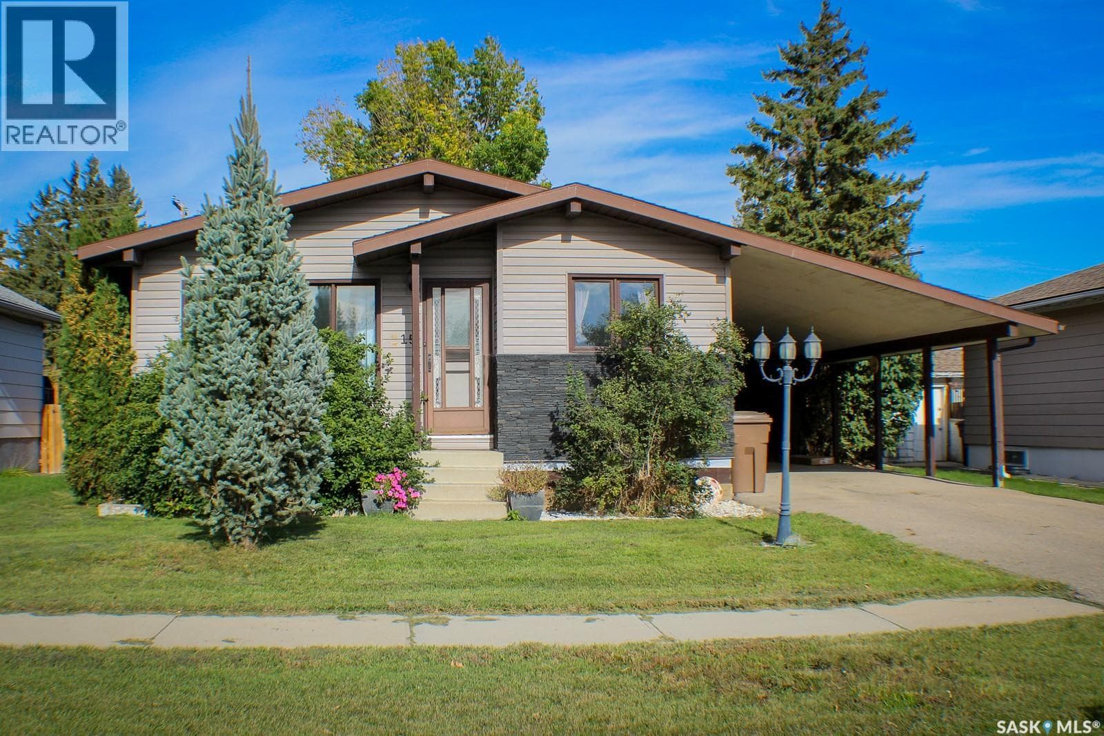 315 Kinistino AVENUE W