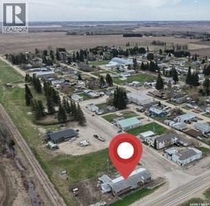 100 Railway AVENUE photo 2