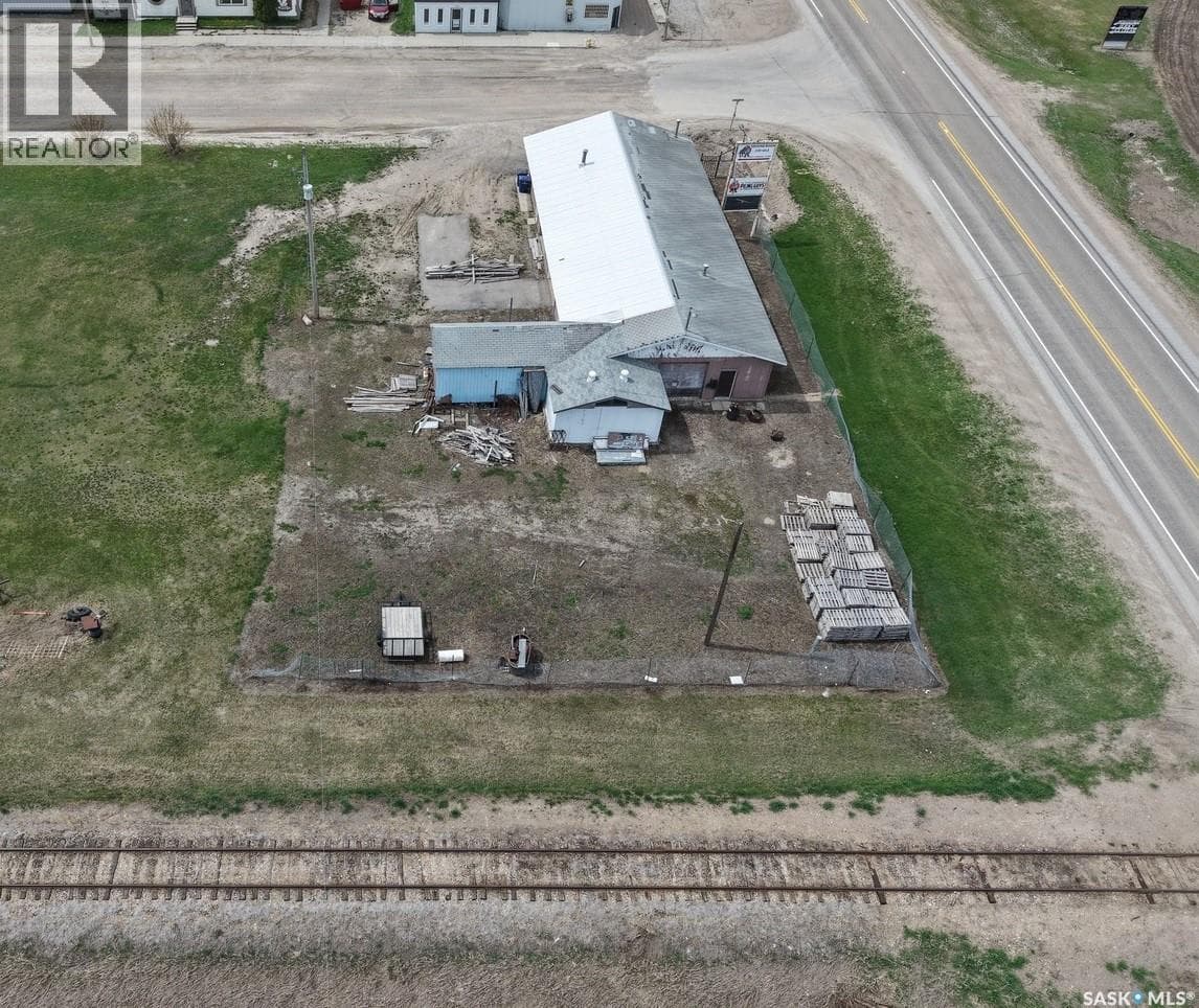 100 Railway AVENUE photo 5