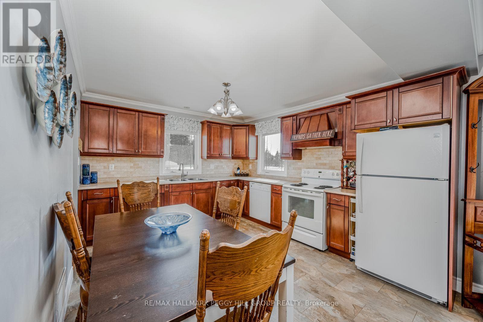 2290 11 HIGHWAY S photo 4