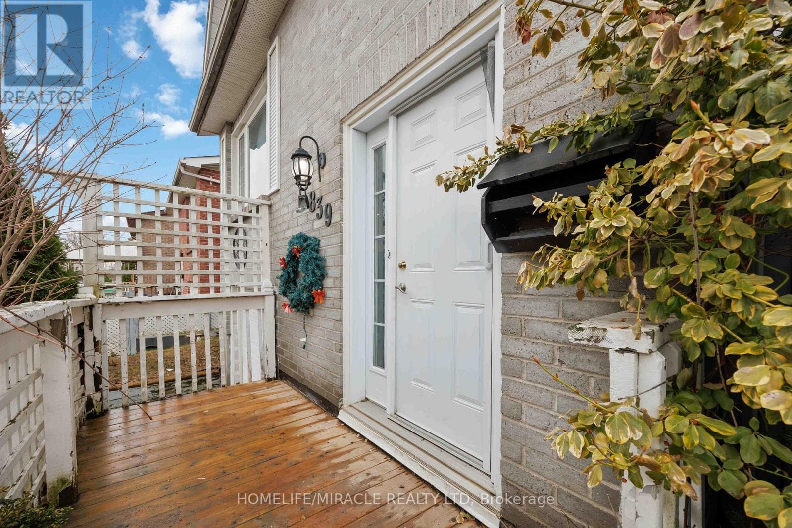 839 MOUNTAIN ASH ROAD photo 2