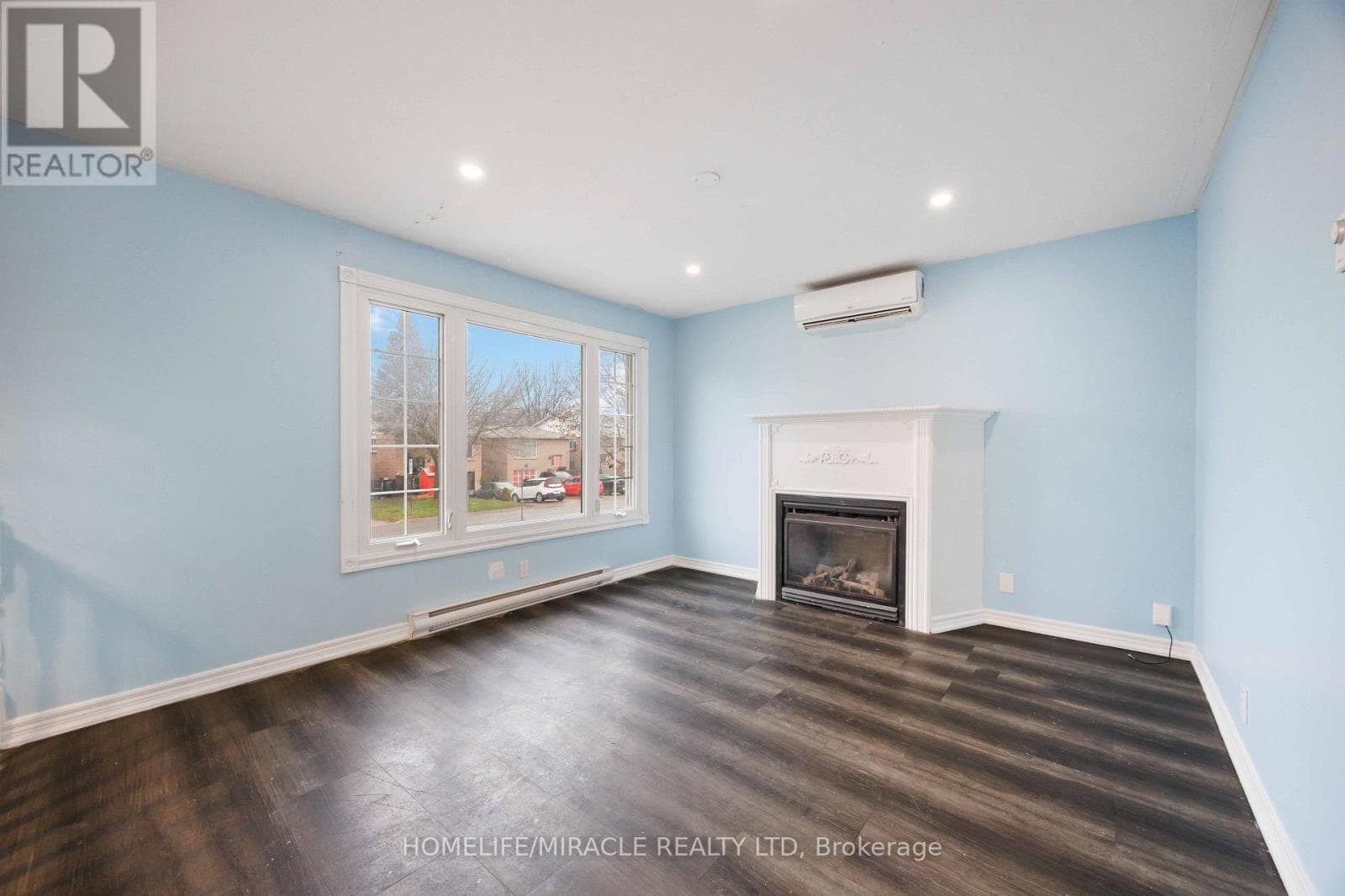 839 MOUNTAIN ASH ROAD photo 4