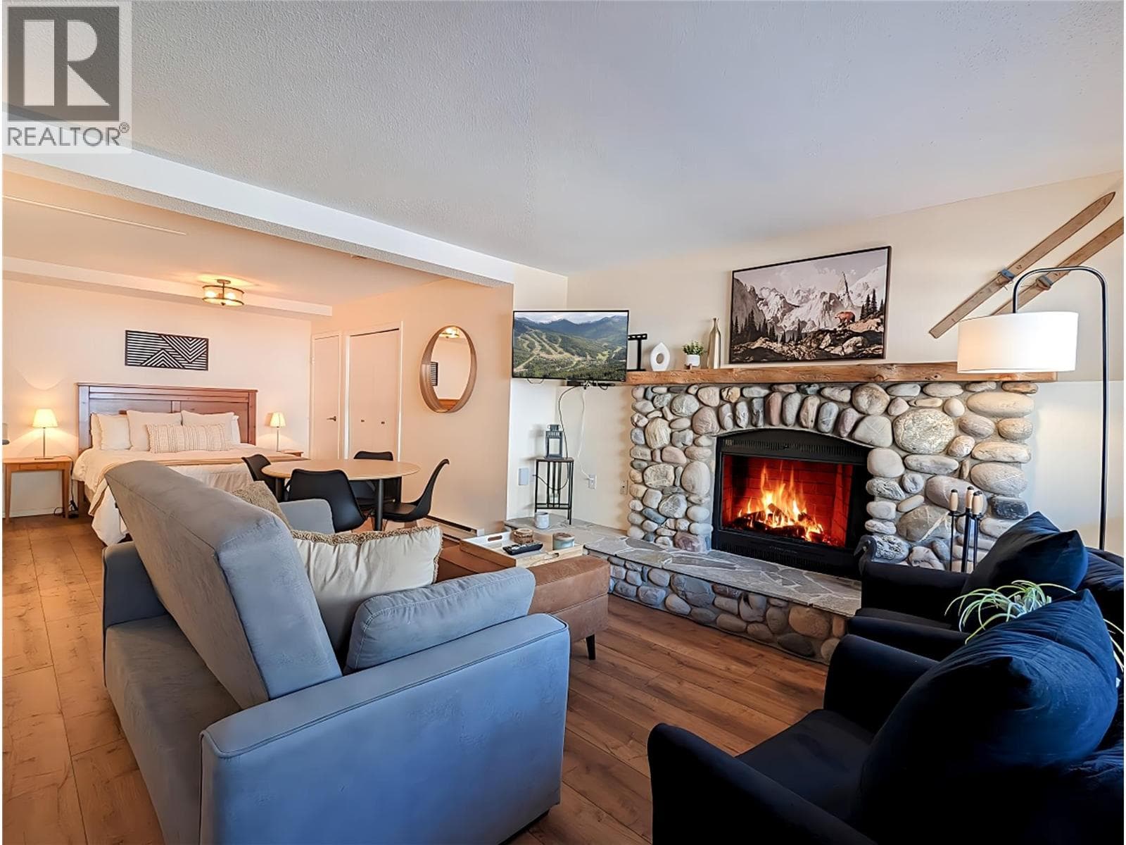 2030 Panorama Drive Unit# 806 photo 2