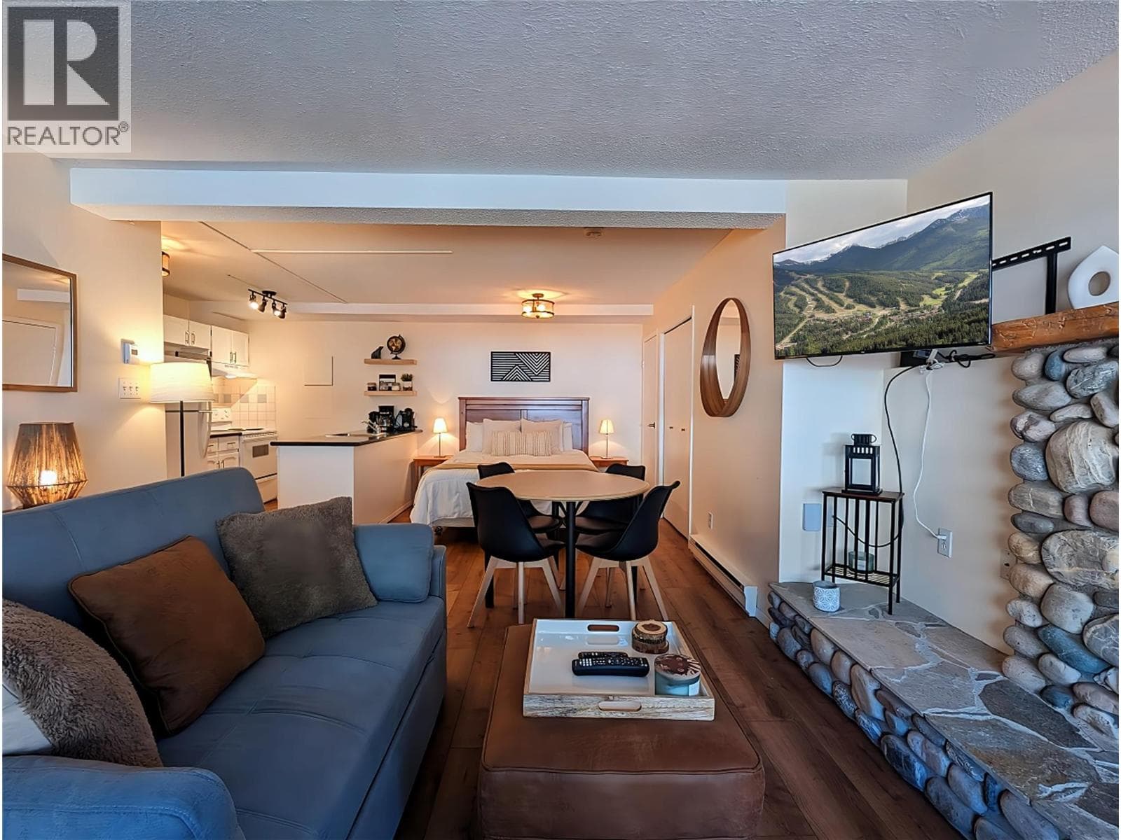 2030 Panorama Drive Unit# 806 photo 3