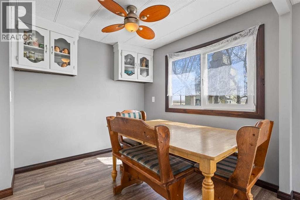 228 Railway Avenue photo 5