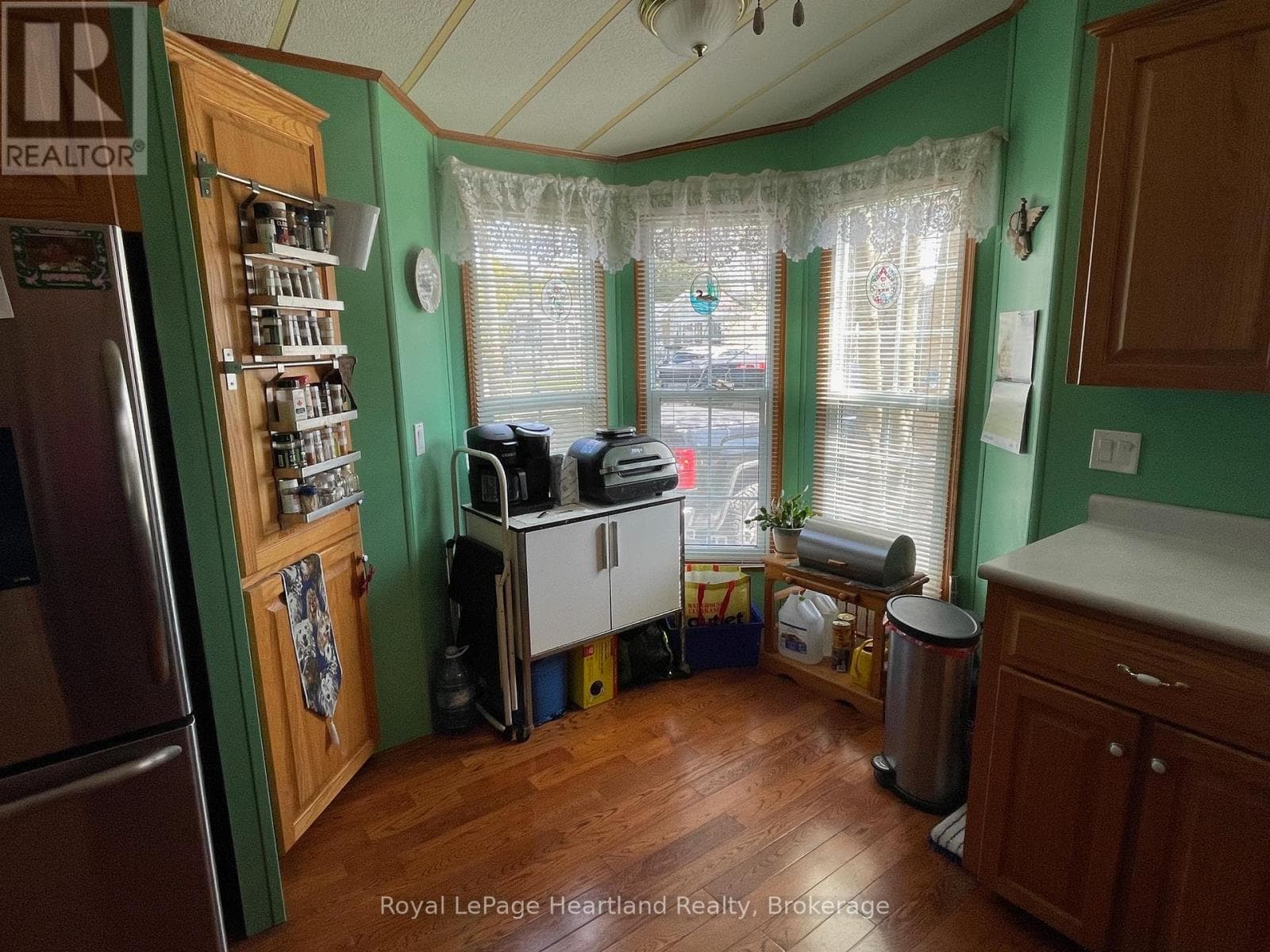 11 - 77719 BLUEWATER HIGHWAY photo 5