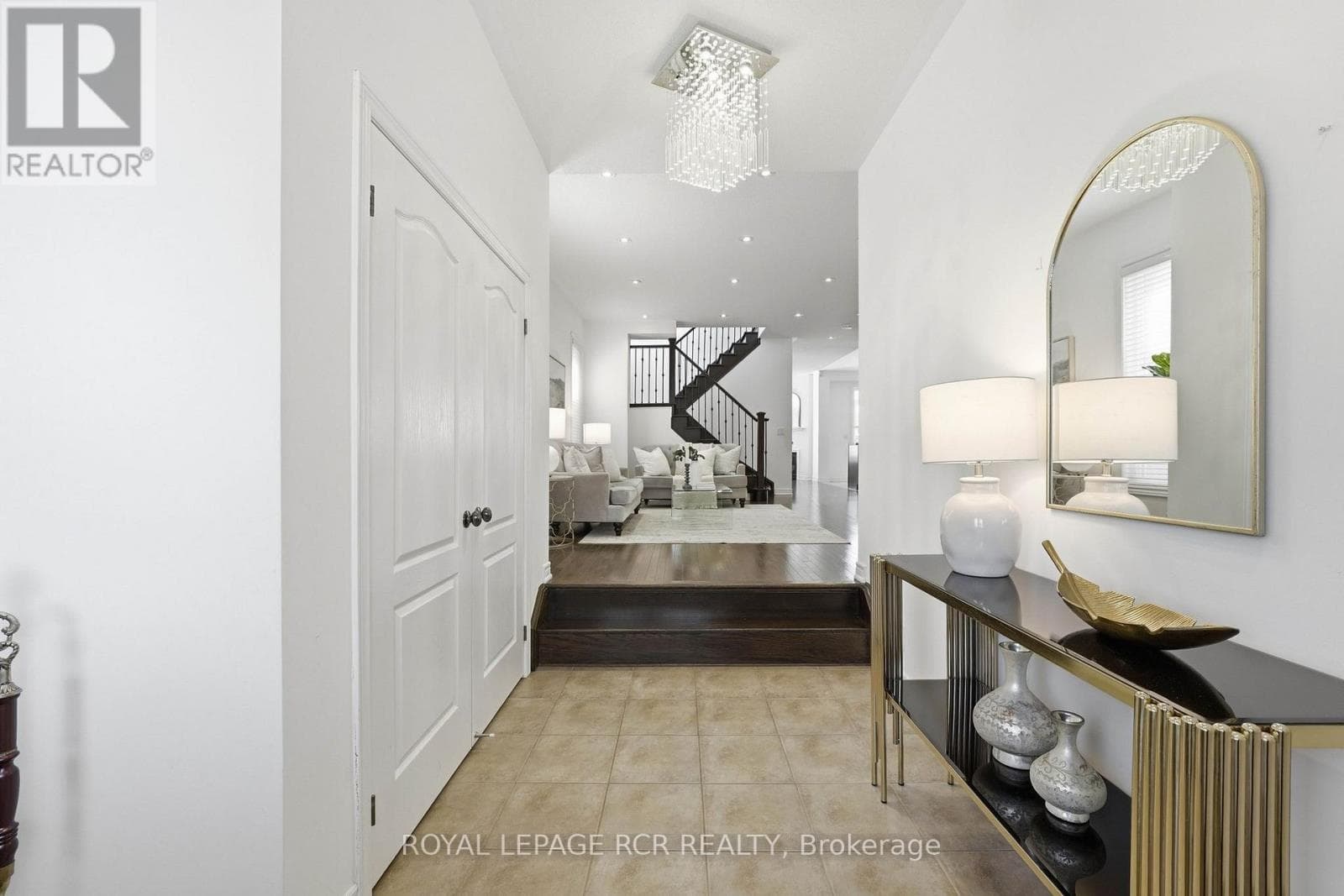 18 KERR LANE photo 3