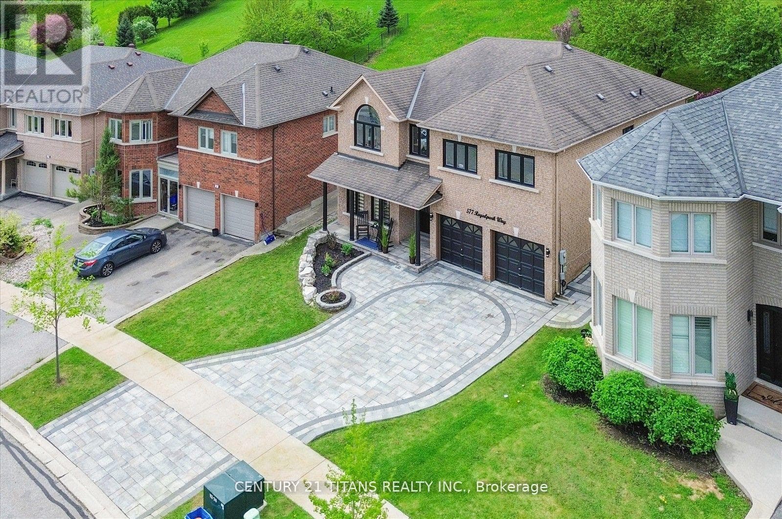 577 ROYALPARK WAY photo 2