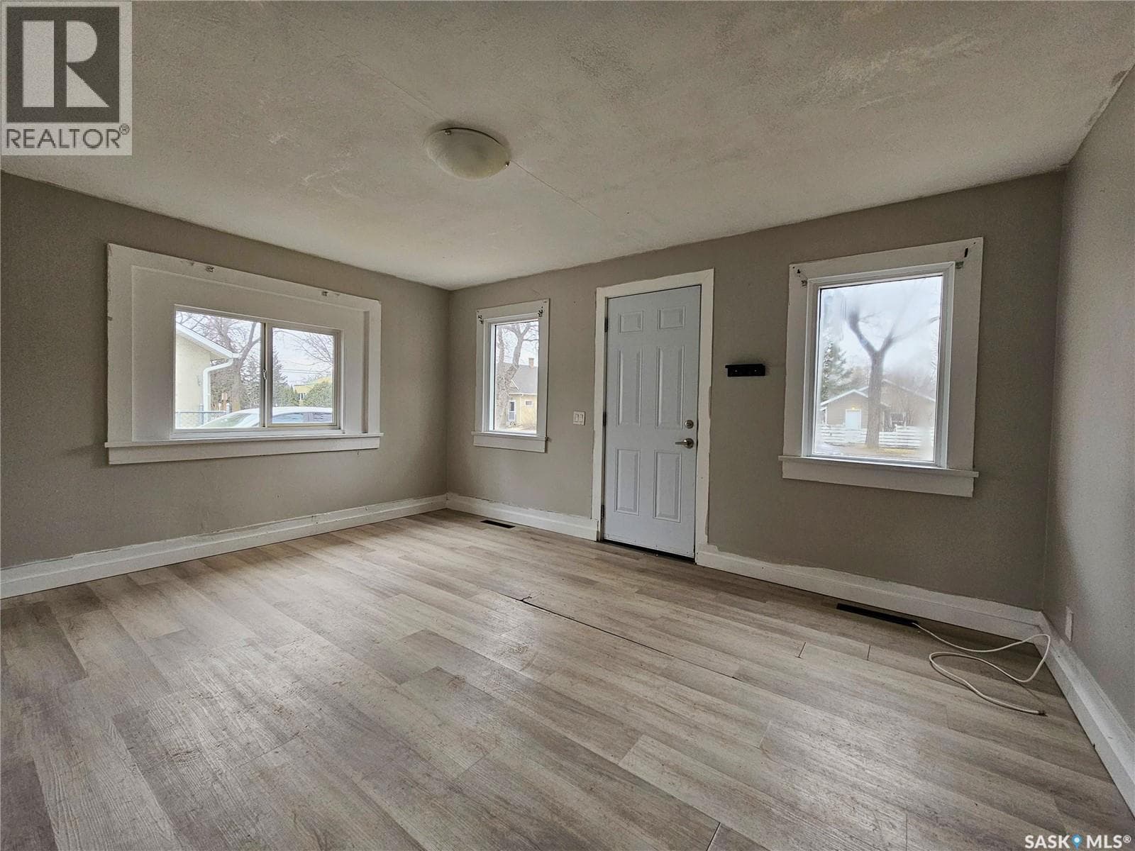 1432 105th STREET photo 3