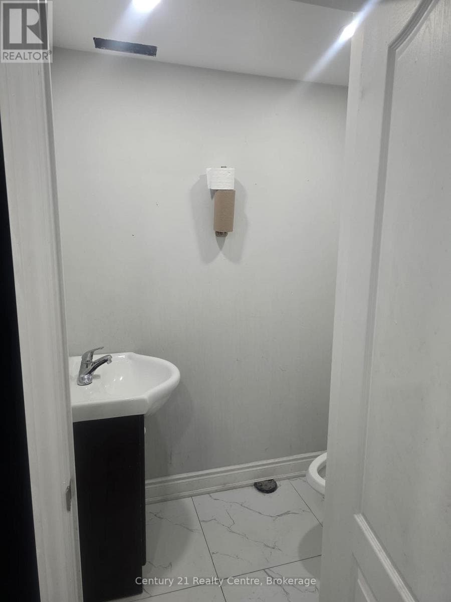 4 - 341 PARKHURST SQUARE photo 3