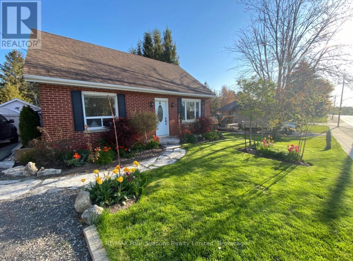 50 AMARANTH STREET W photo 4