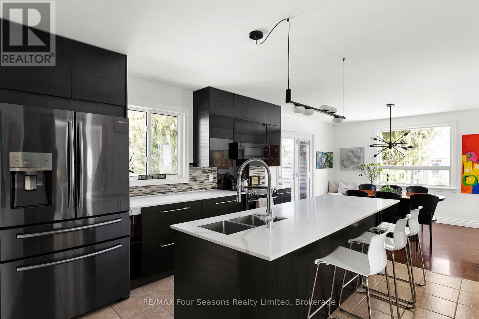 50 AMARANTH STREET W photo 5