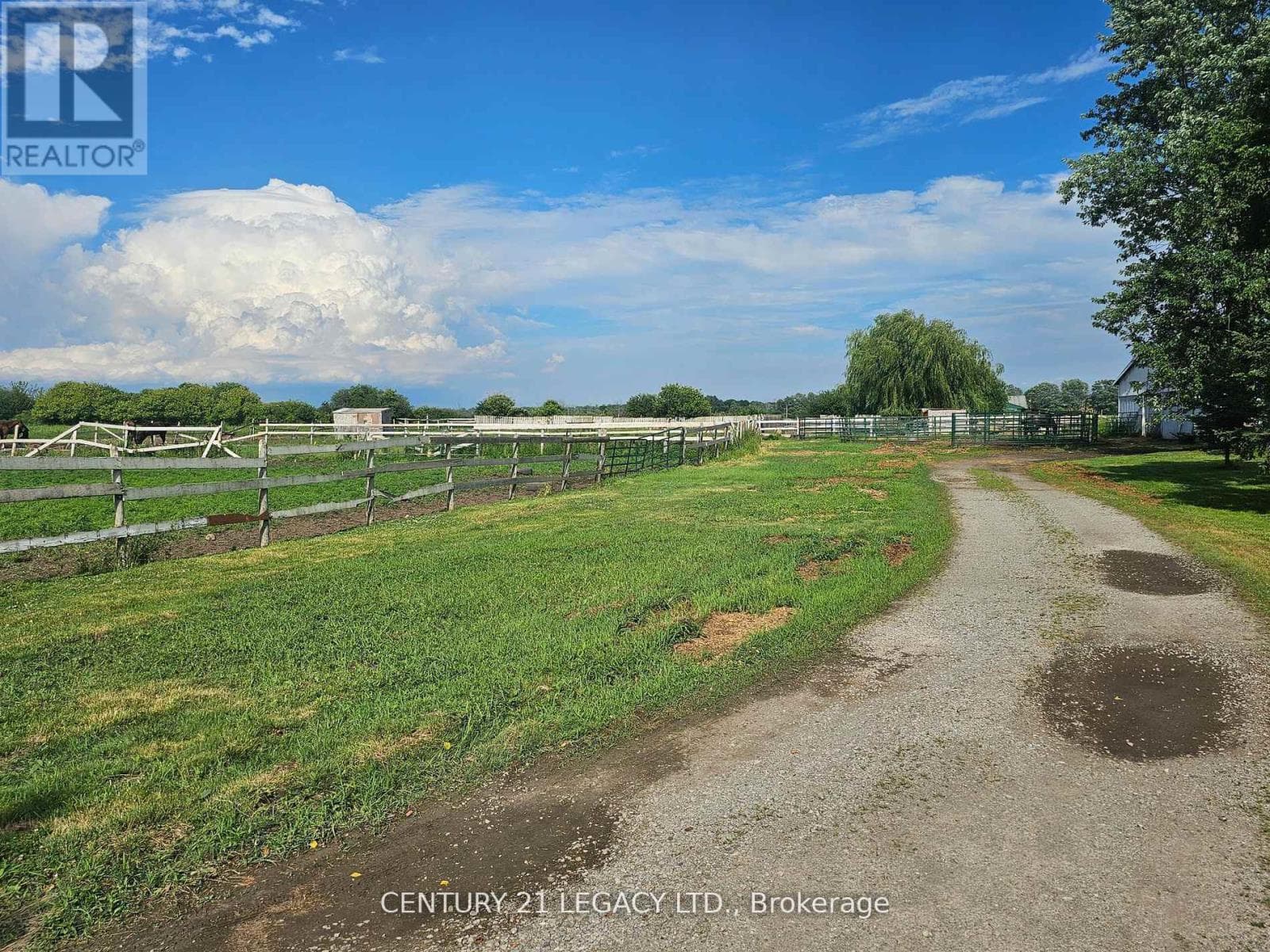 2569 BERTIE ROAD photo 3