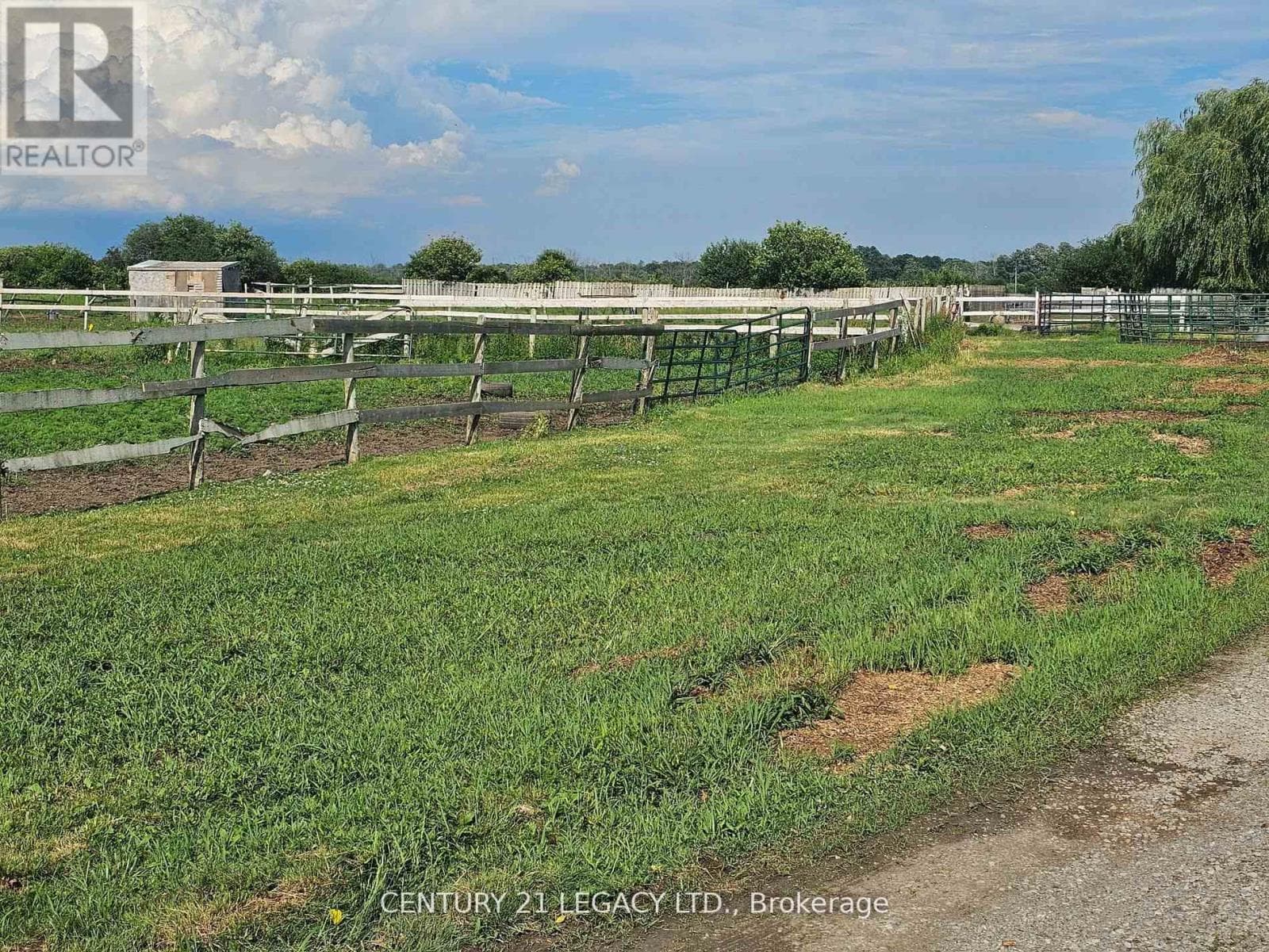 2569 BERTIE ROAD photo 5
