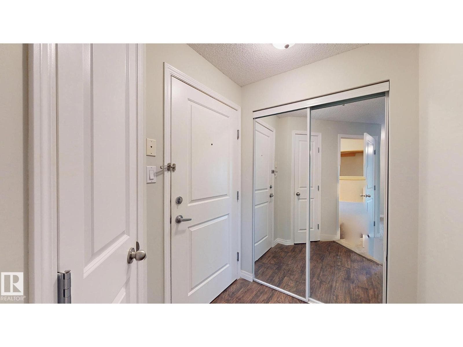 #228 2305 35A AV NW — photo 4