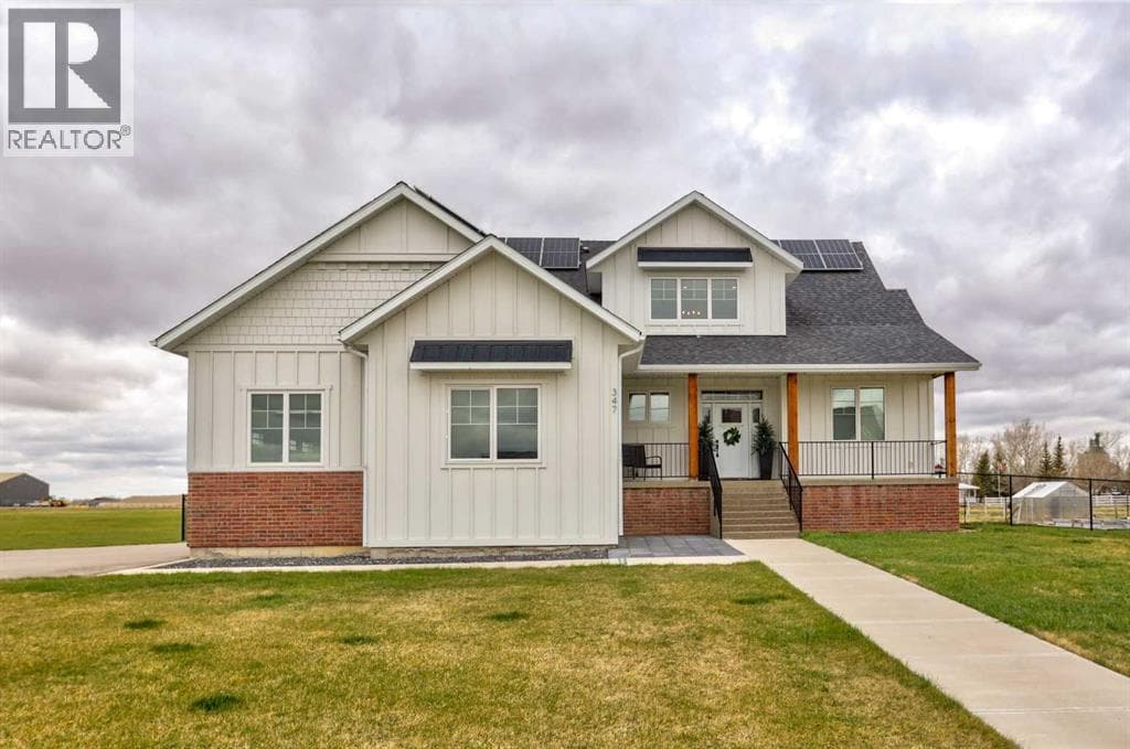 4 bed 3 bath single family at 347 1 Avenue  N — $800,000